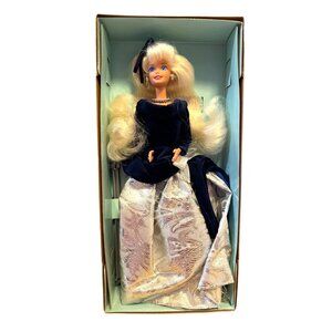 Special Edition Winter Velvet Barbie Doll 1995 #15571 Avon Vintage NRFB